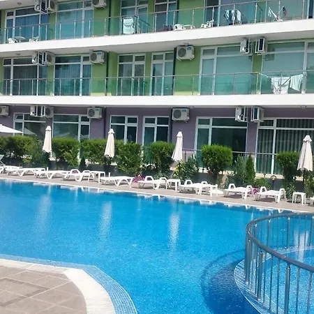 Апартаменты Family In Solmarin *