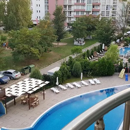 Family In Solmarin Apartment *