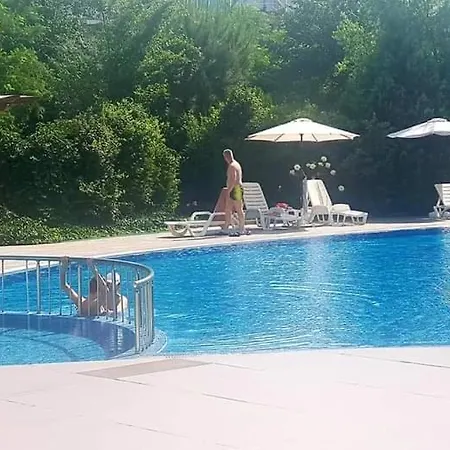 Апартаменты Family In Solmarin *