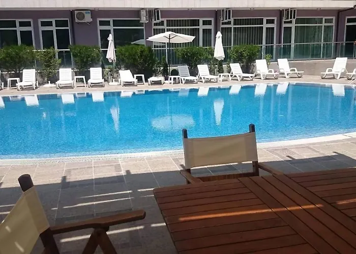 Family In Solmarin * ساني بيتش