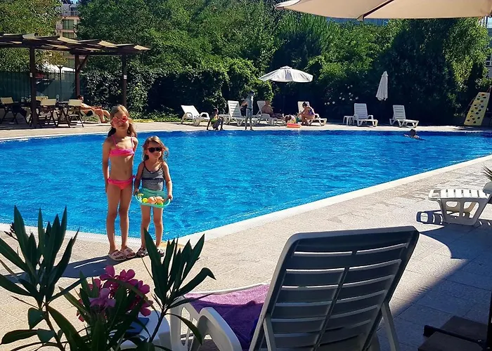 Family In Solmarin شقة *