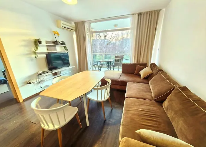 Family In Solmarin ساني بيتش