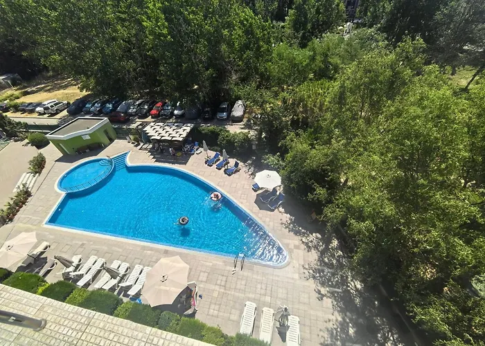 Family In Solmarin شقة