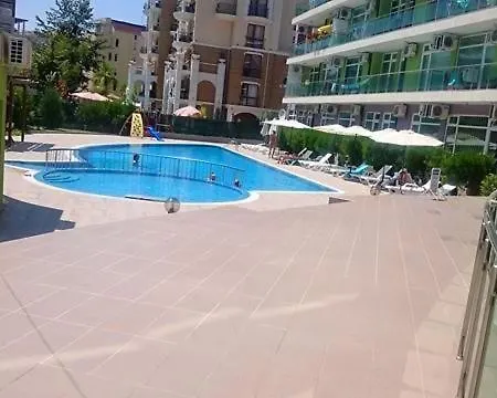 Family In Solmarin Sluneční pobřeží