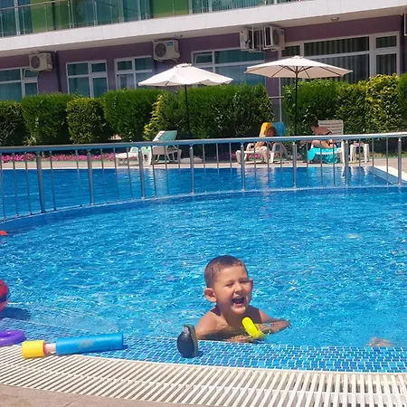 Family In Solmarin Apartman Napospart