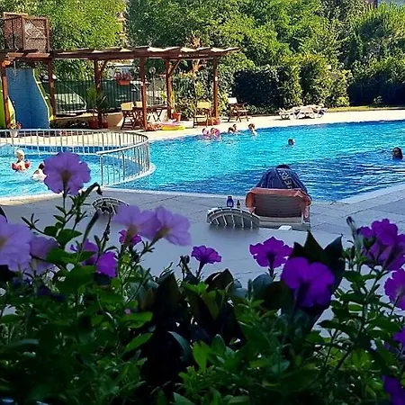 Апартамент Family In Solmarin *