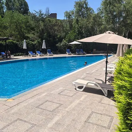 Family In Solmarin Apartman Napospart