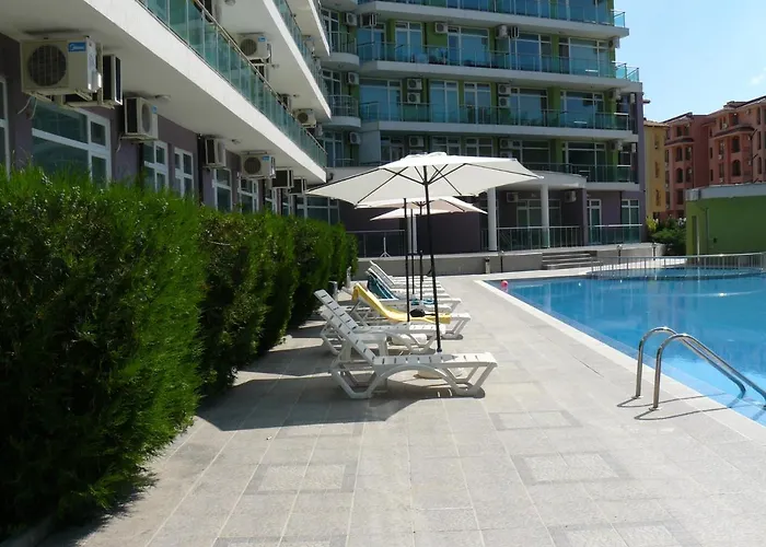 Апартаменти Family In Solmarin *