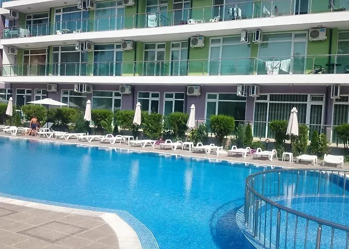 Апартаменти Family In Solmarin *