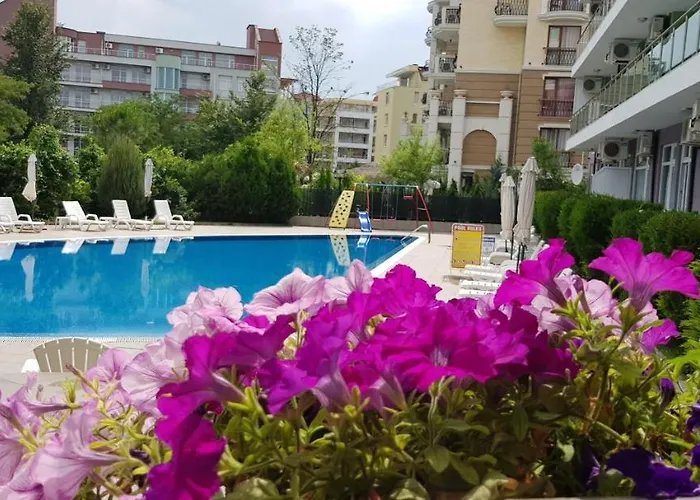 Апартаменти Family In Solmarin *