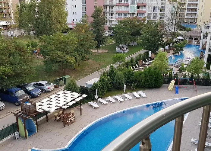 Family In Solmarin Апартаменти *