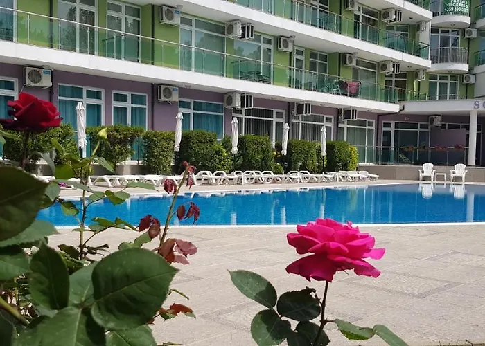 Family In Solmarin Апартаменти *