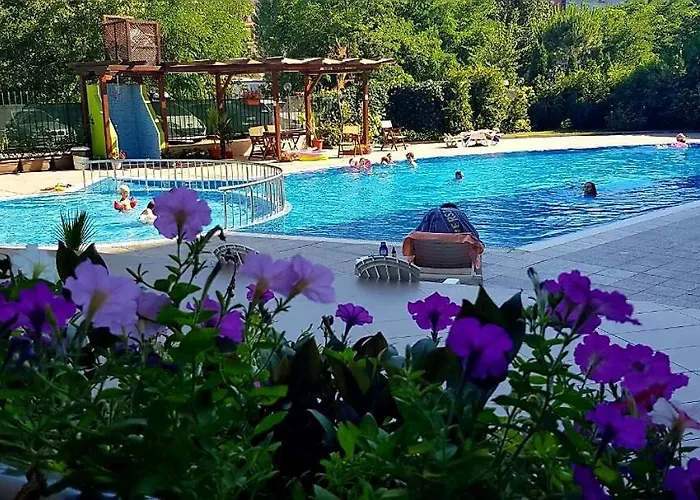 Апартаменти Family In Solmarin *